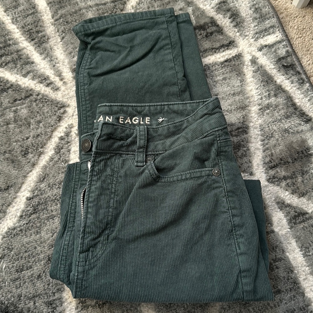 American Eagle MOM Straight corduroy Pants